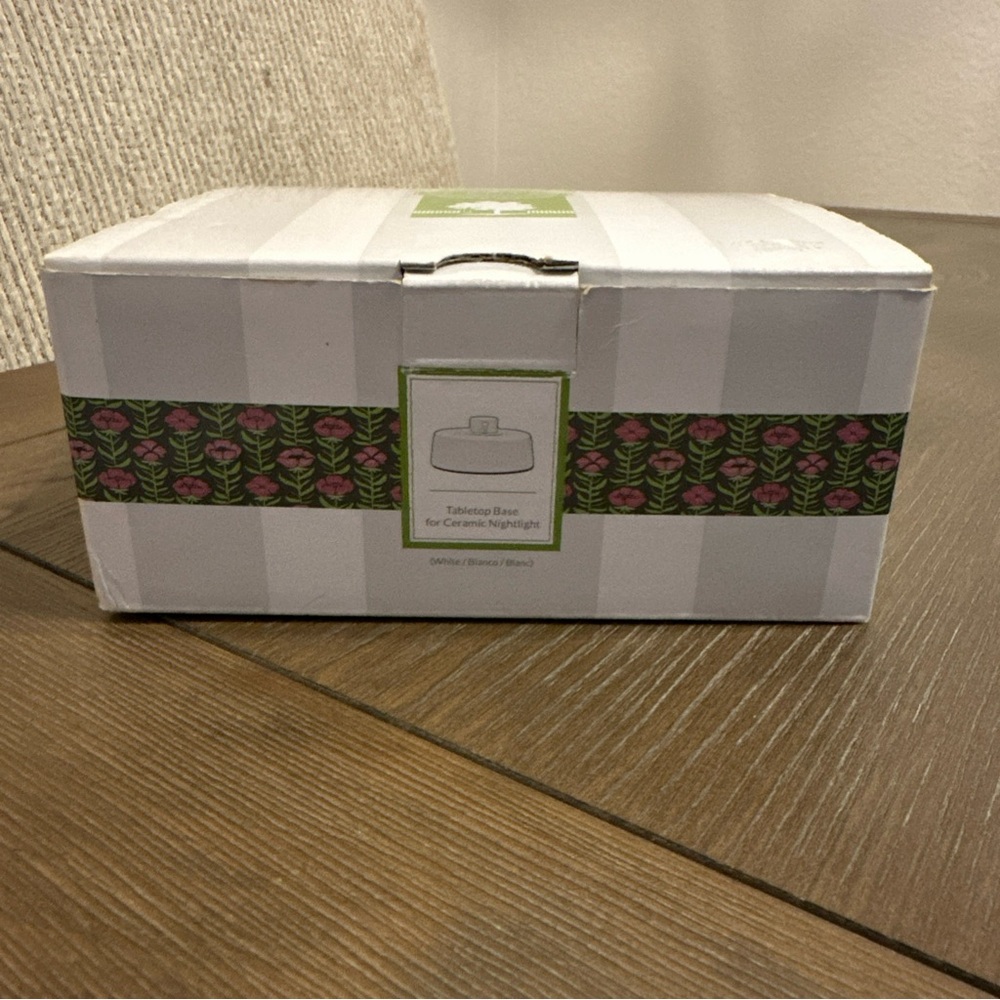 Scentsy White Tabletop Base For Ceramic Nightlight Plug in Wax Warmer NIB
